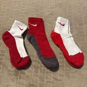 Nike Men's Red, White, and Gray Dri-fit quarter socks (3 pairs) men’s large